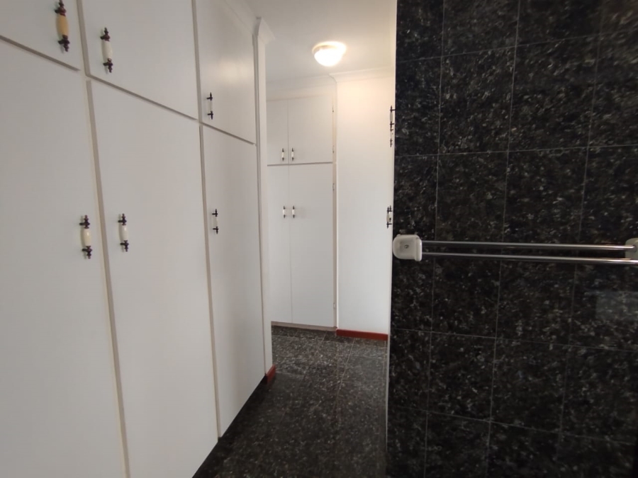 To Let 3 Bedroom Property for Rent in Country Club Western Cape